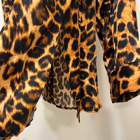 NWOT Chloe Kristyn Erin Leopard Button Down Top with Tie Belt - Picture 10 of 10